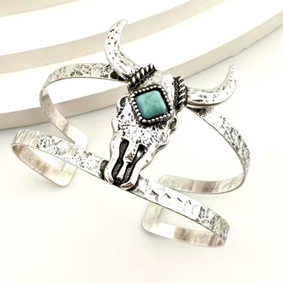 🌵Western Cow Cattle Head Turquoise Decor Cuff Bracelet - Picture 2 of 7